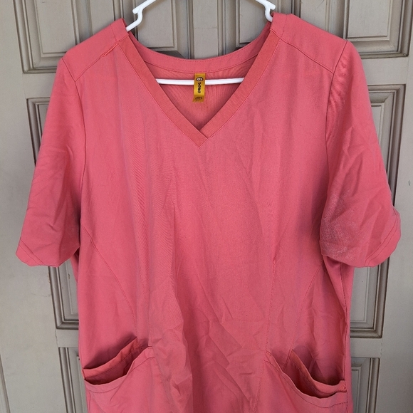 Aero Women's Coral V-Neck Scrub Top Plus SzXL Pockets Short Sleeves - Picture 6 of 6